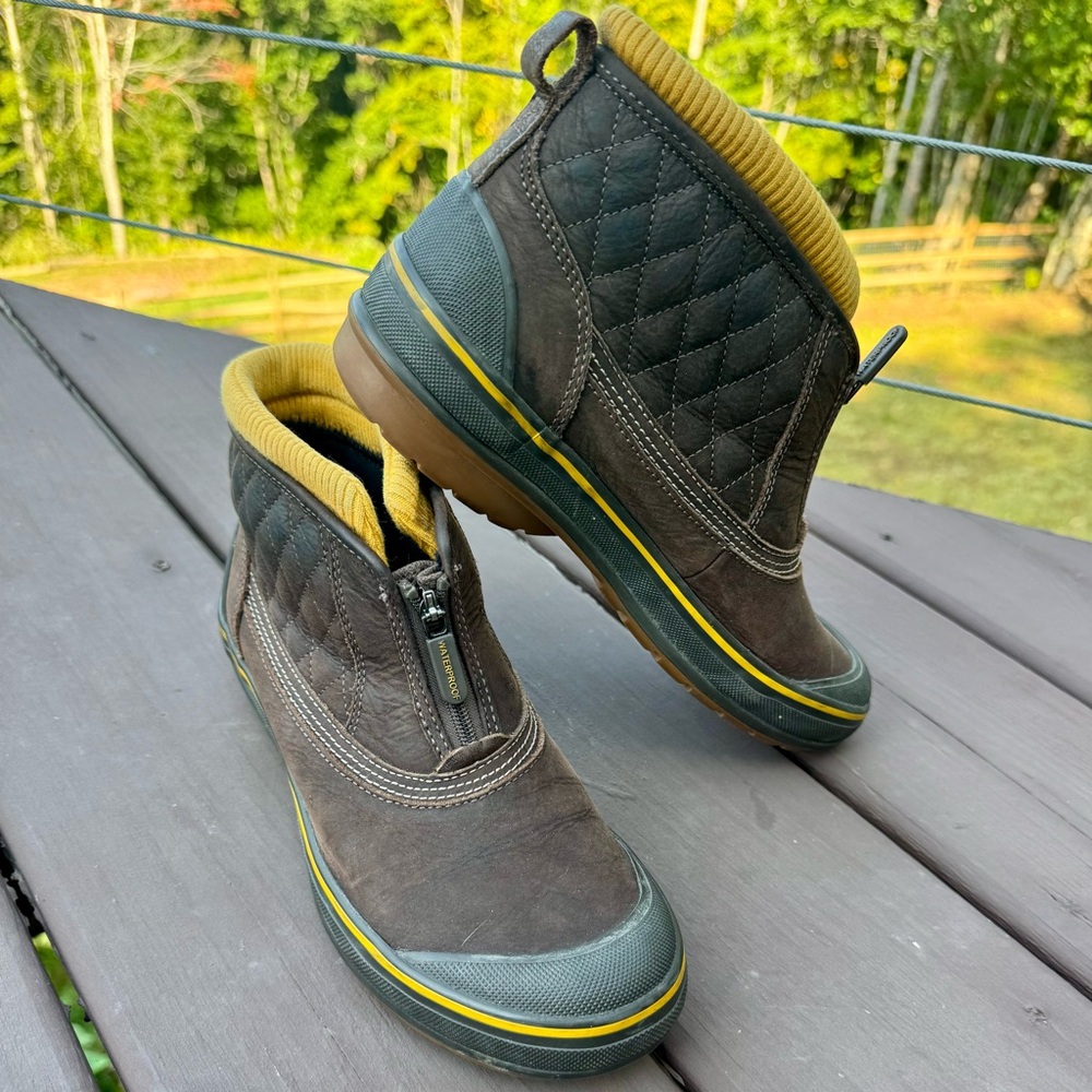Clarks Muckers Brown Leather Ankle Boots Womens Sz 8 Waterproof